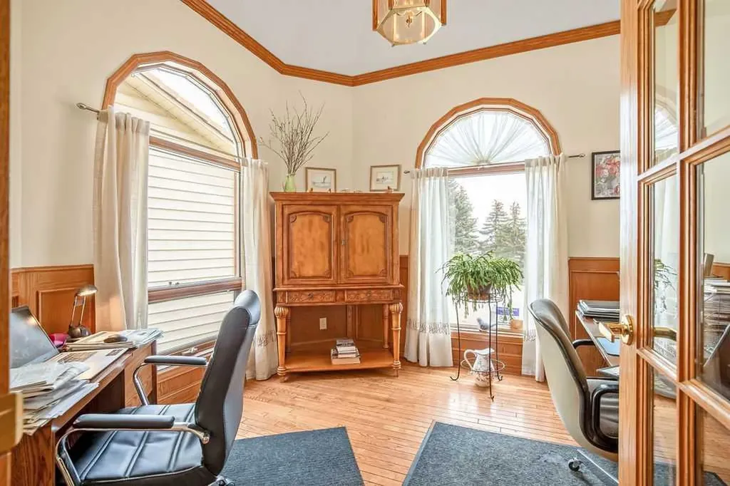 133 Signal Hill Circle SW Calgary AB T3H 2H1