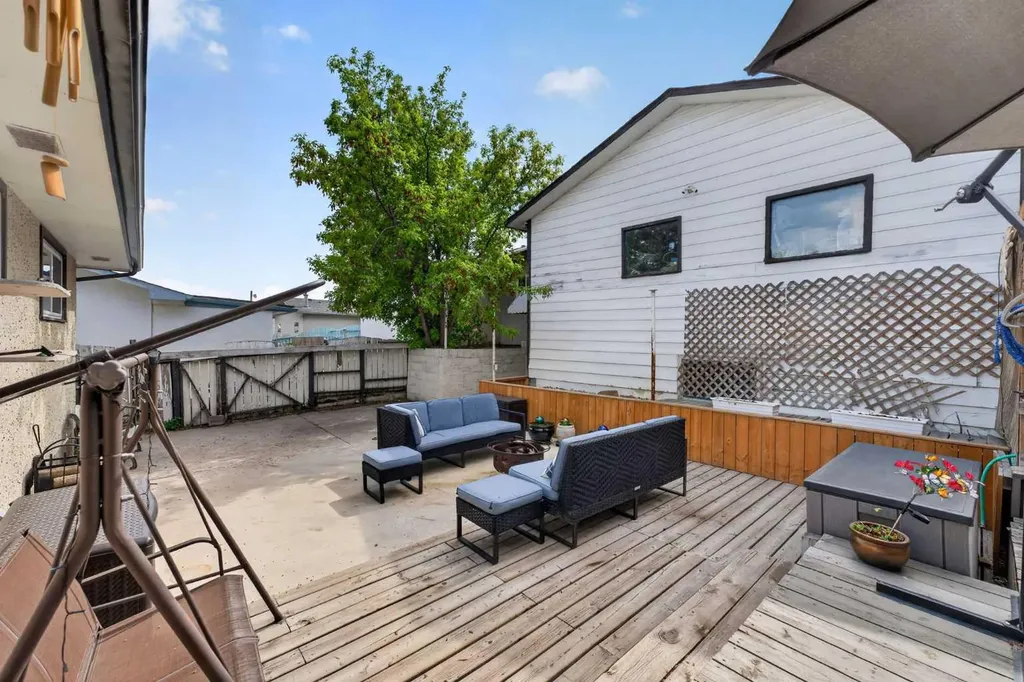 7539 Hunterview Drive NW Calgary AB T2K4P7