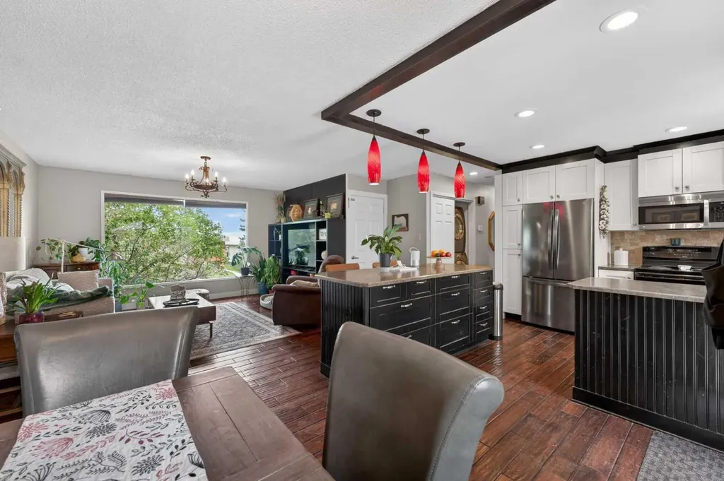 7539 Hunterview Drive NW Calgary AB T2K4P7