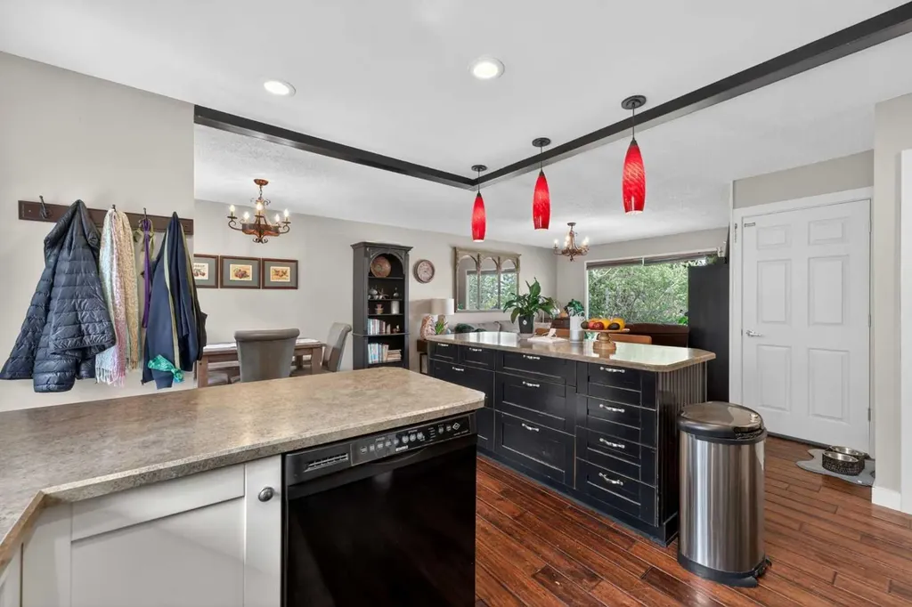 7539 Hunterview Drive NW Calgary AB T2K4P7