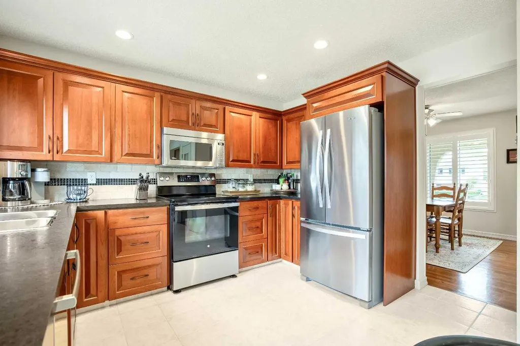 6011 Norfolk Drive NW Calgary AB T2K 5J7