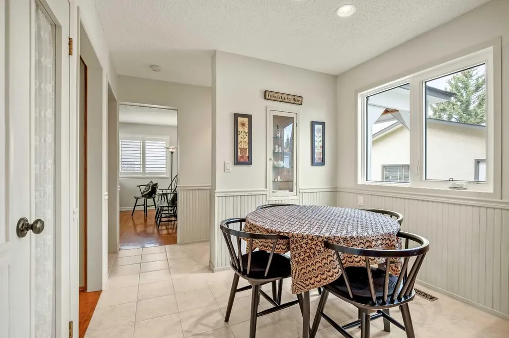 6011 Norfolk Drive NW Calgary AB T2K 5J7