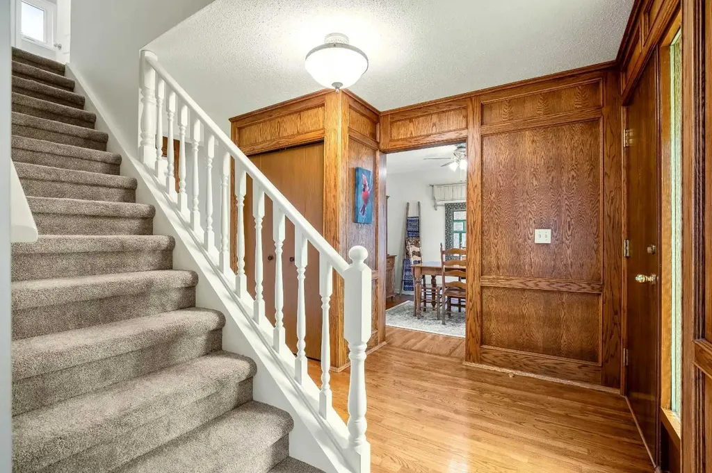 6011 Norfolk Drive NW Calgary AB T2K 5J7