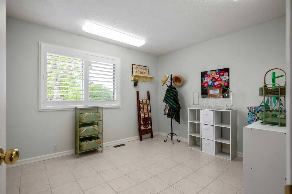 6011 Norfolk Drive NW Calgary AB T2K 5J7