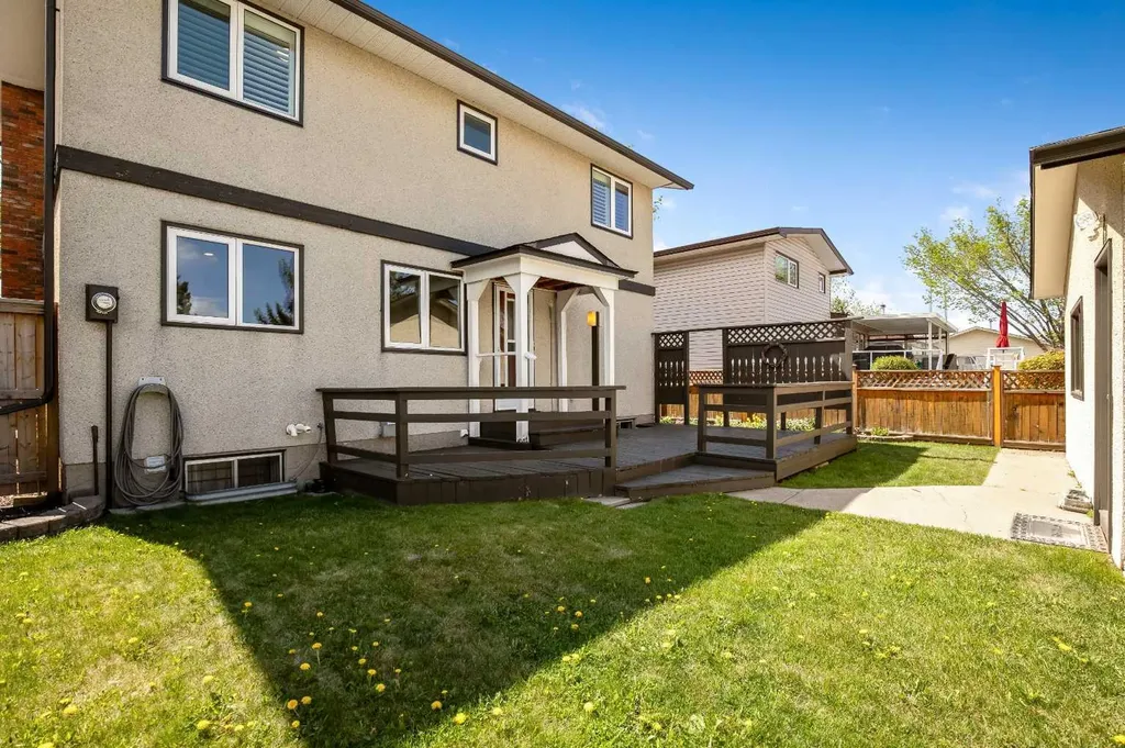 6011 Norfolk Drive NW Calgary AB T2K 5J7