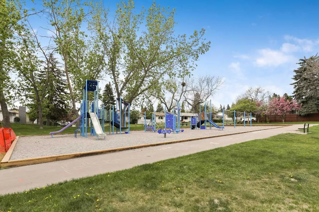 6011 Norfolk Drive NW Calgary AB T2K 5J7