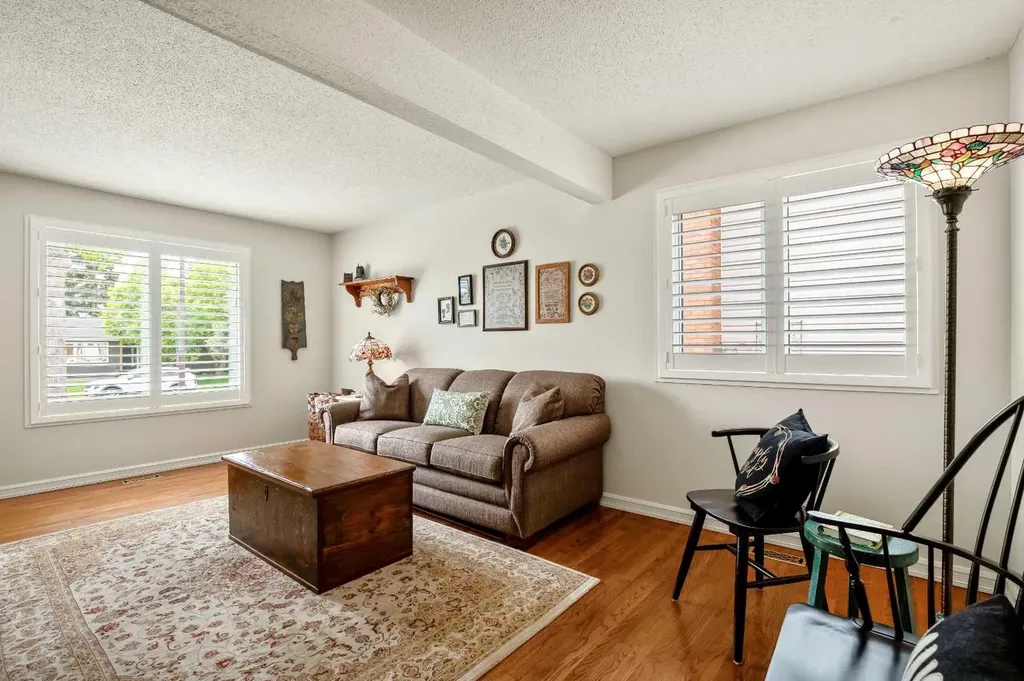 6011 Norfolk Drive NW Calgary AB T2K 5J7