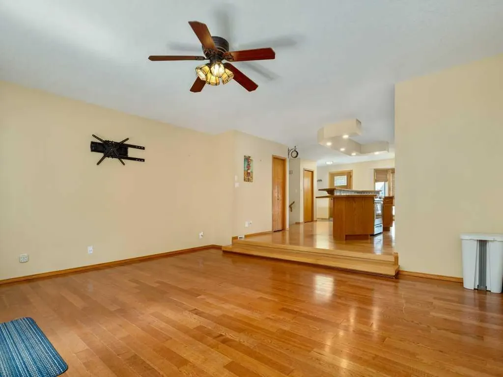 51 Wildwood Crescent W Lethbridge AB t1k6c8