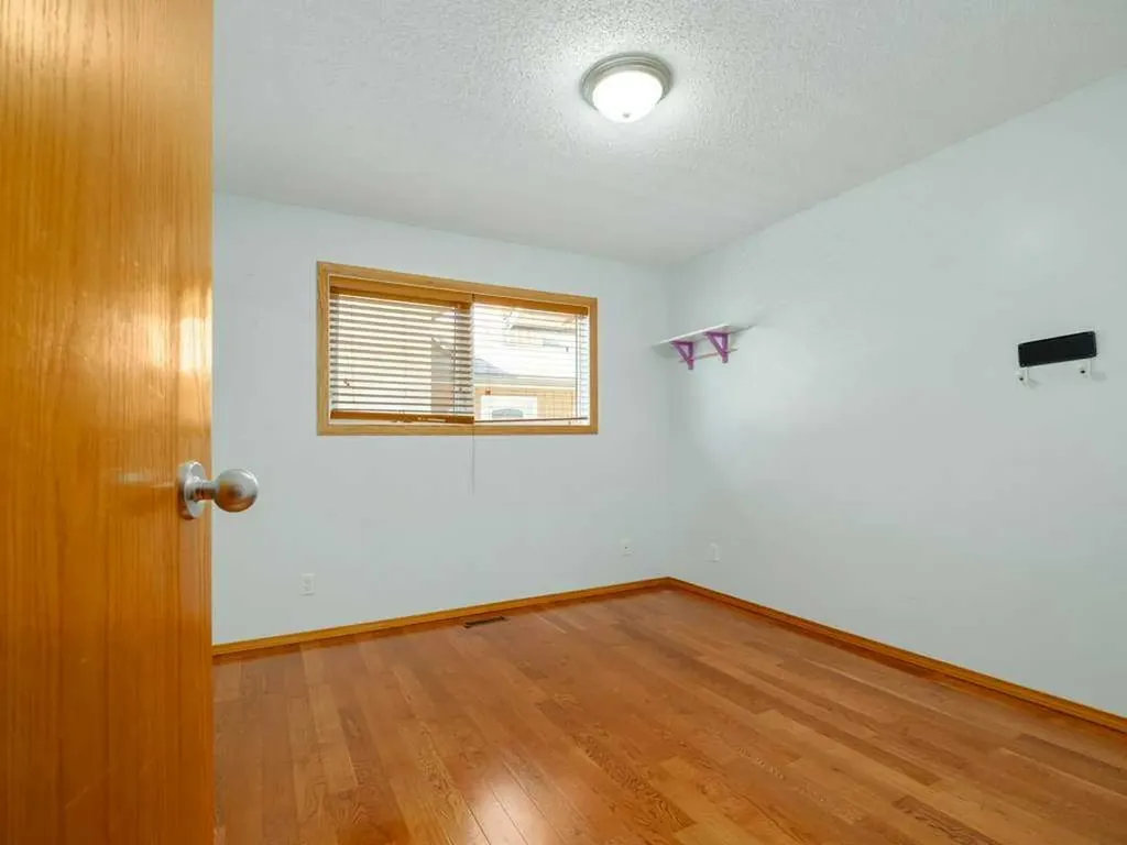 51 Wildwood Crescent W Lethbridge AB t1k6c8