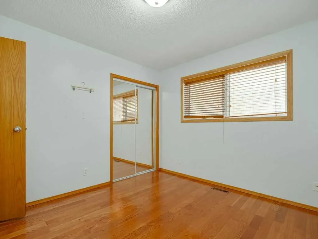 51 Wildwood Crescent W Lethbridge AB t1k6c8