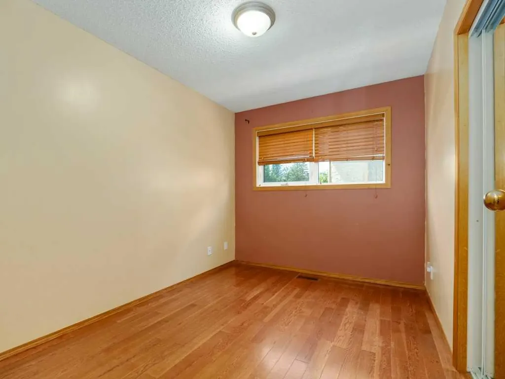 51 Wildwood Crescent W Lethbridge AB t1k6c8
