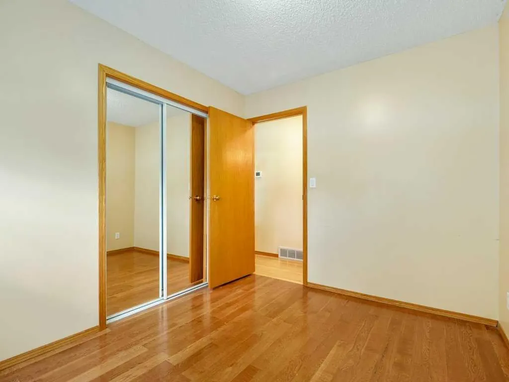 51 Wildwood Crescent W Lethbridge AB t1k6c8