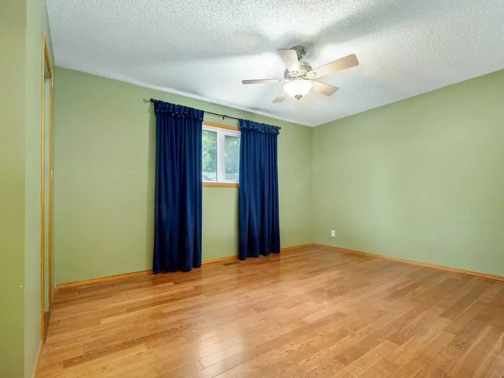 51 Wildwood Crescent W Lethbridge AB t1k6c8