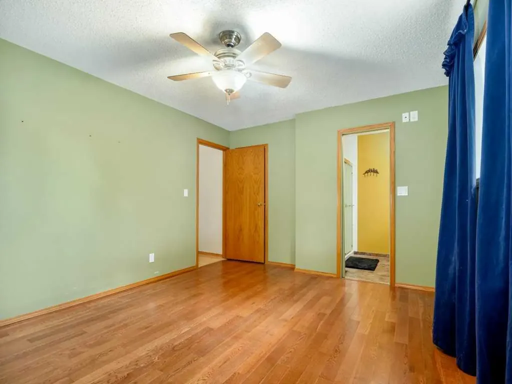 51 Wildwood Crescent W Lethbridge AB t1k6c8
