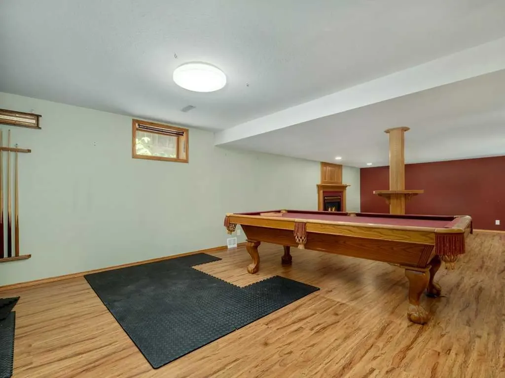 51 Wildwood Crescent W Lethbridge AB t1k6c8