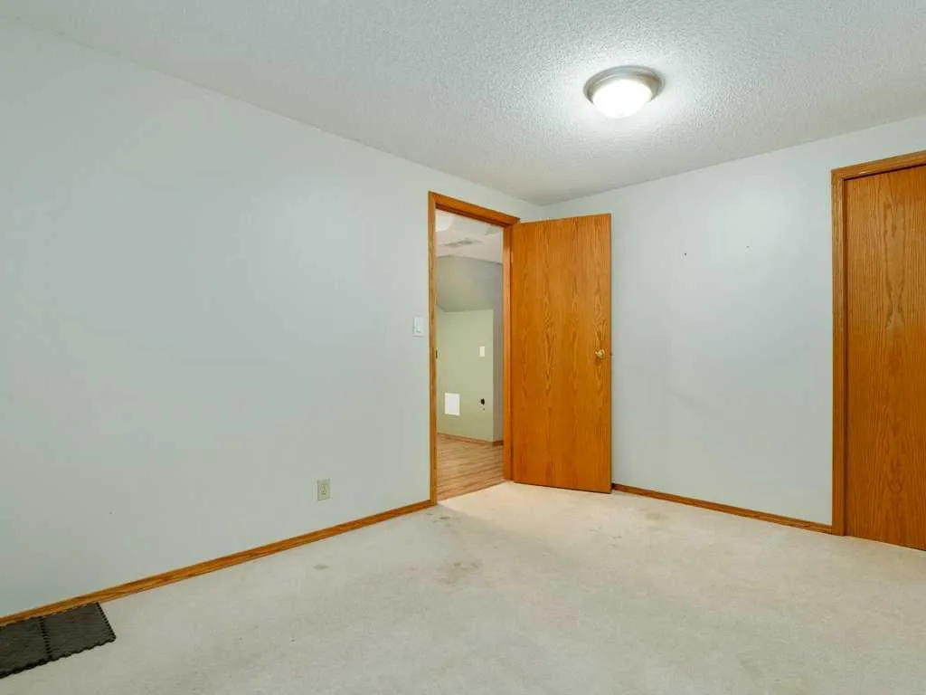 51 Wildwood Crescent W Lethbridge AB t1k6c8