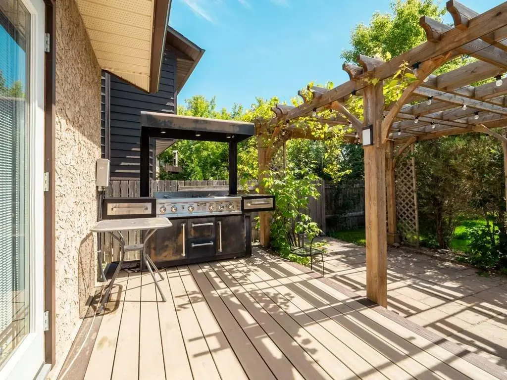 51 Wildwood Crescent W Lethbridge AB t1k6c8
