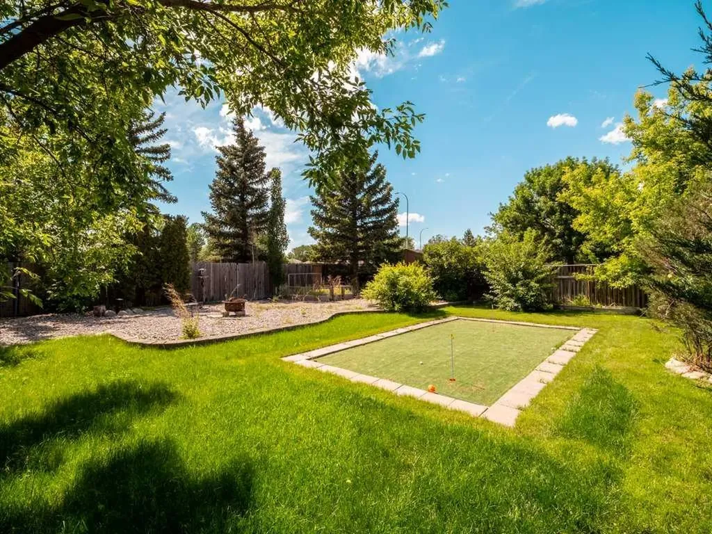 51 Wildwood Crescent W Lethbridge AB t1k6c8