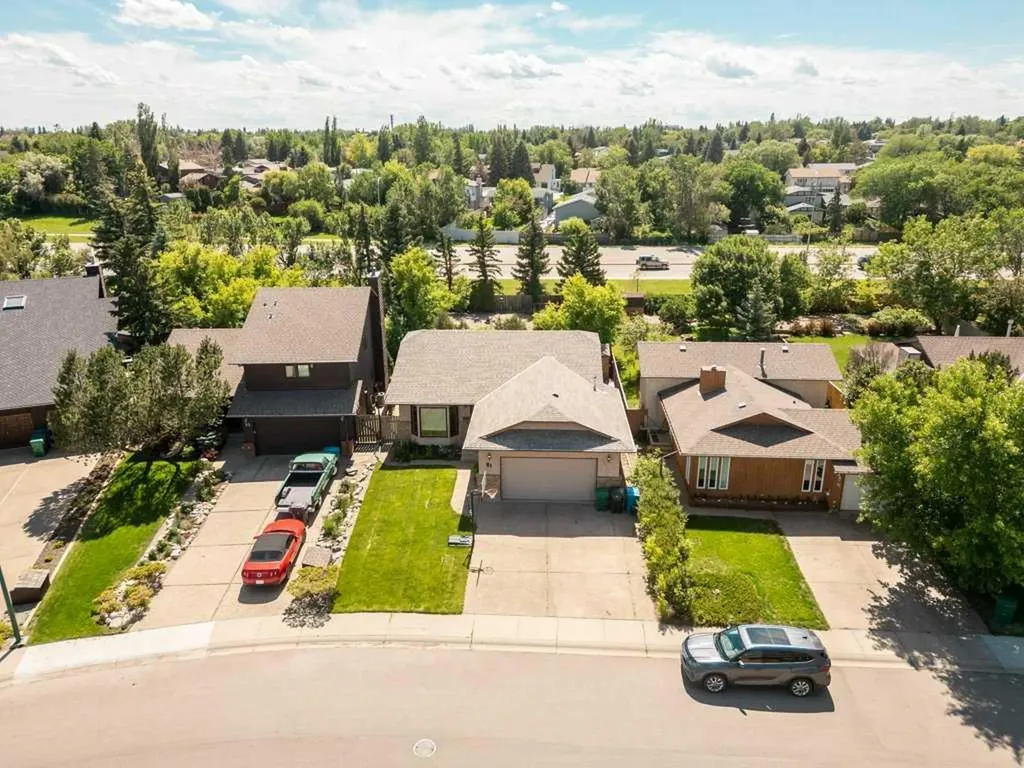 51 Wildwood Crescent W Lethbridge AB t1k6c8