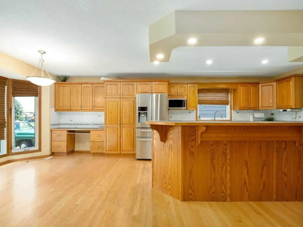 51 Wildwood Crescent W Lethbridge AB t1k6c8