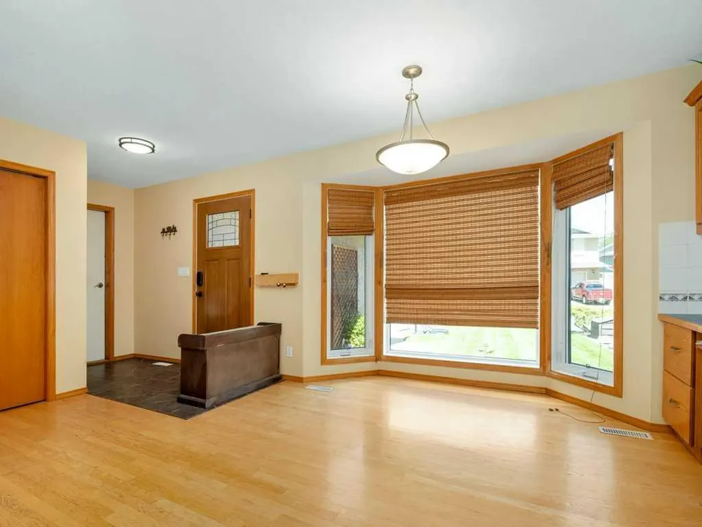 51 Wildwood Crescent W Lethbridge AB t1k6c8