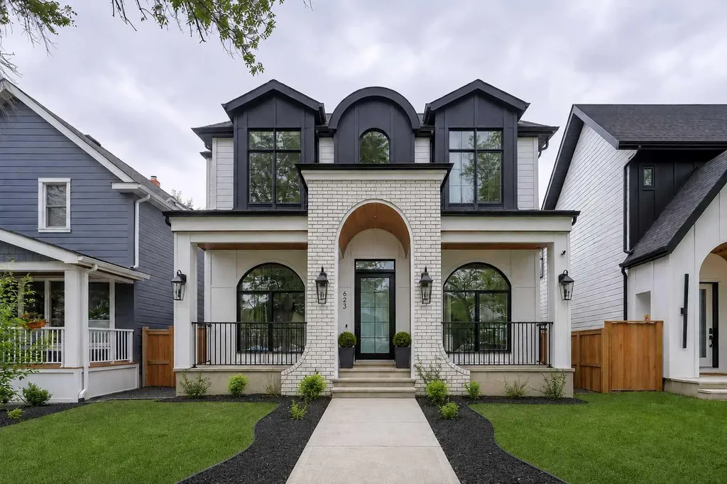 623 18 Avenue NW Calgary AB T2M 0T9