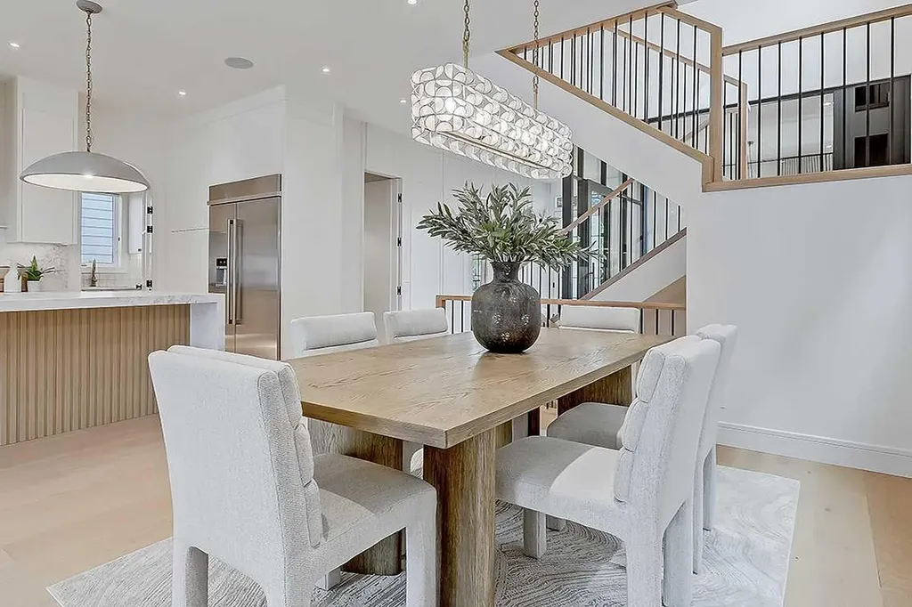 623 18 Avenue NW Calgary AB T2M 0T9
