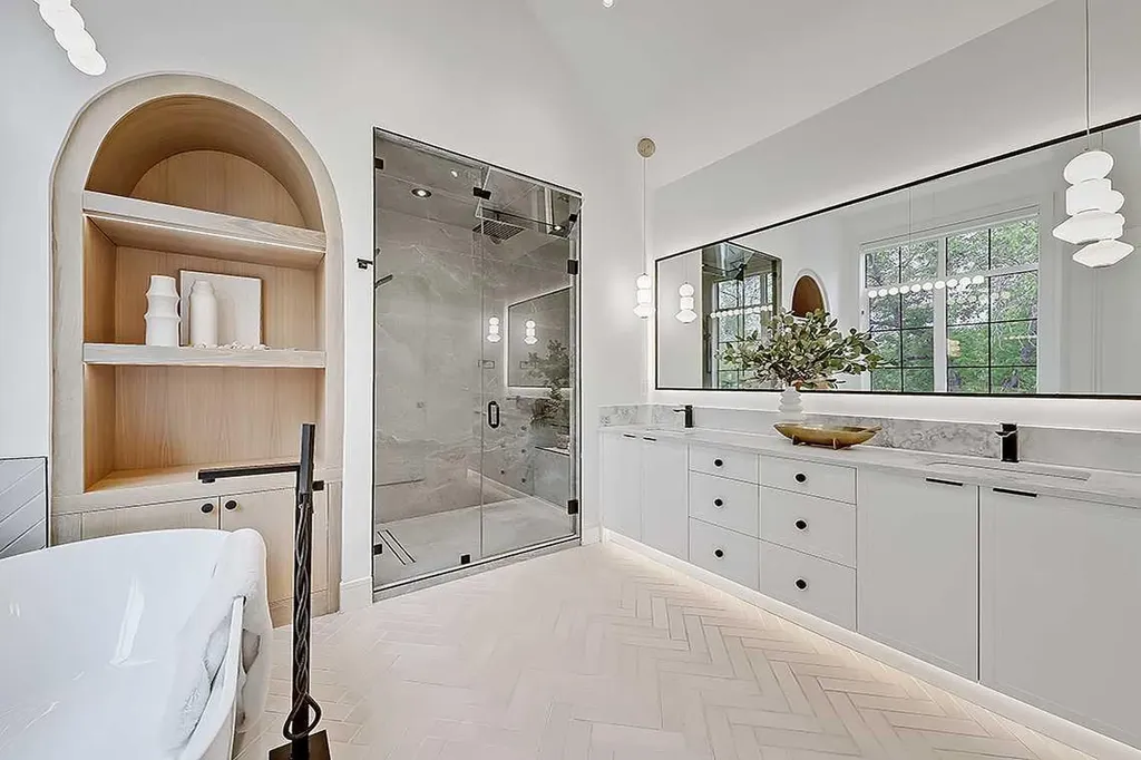 623 18 Avenue NW Calgary AB T2M 0T9