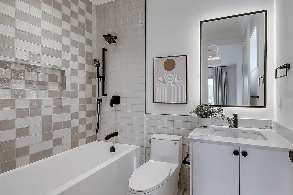 623 18 Avenue NW Calgary AB T2M 0T9