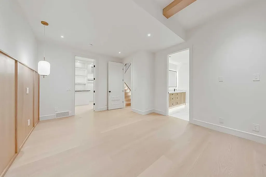 623 18 Avenue NW Calgary AB T2M 0T9