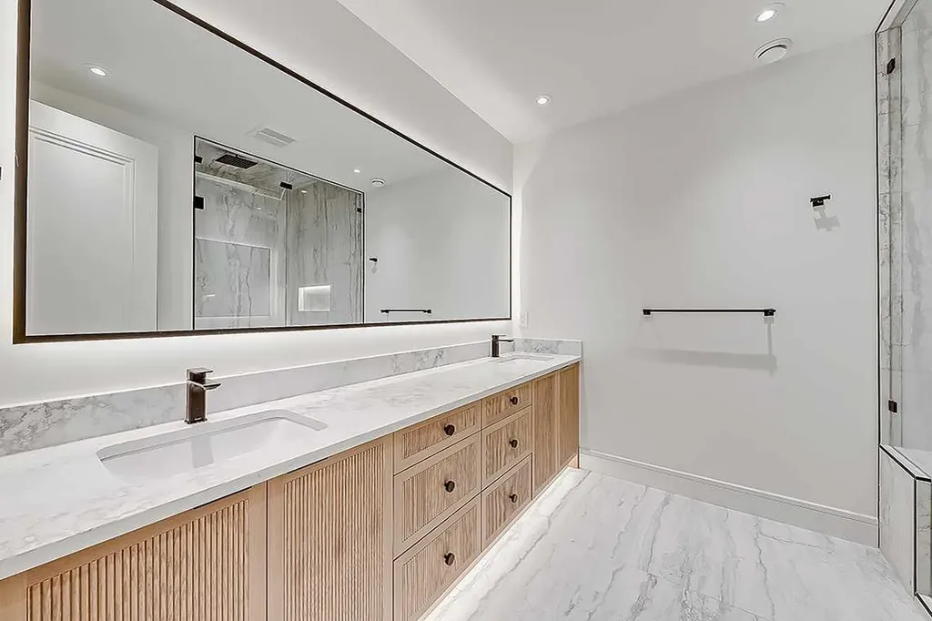 623 18 Avenue NW Calgary AB T2M 0T9
