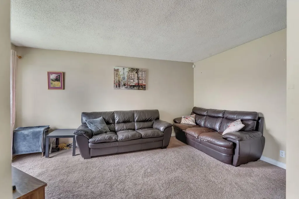 145 Castlebrook Way NE Calgary AB T3J 2A7