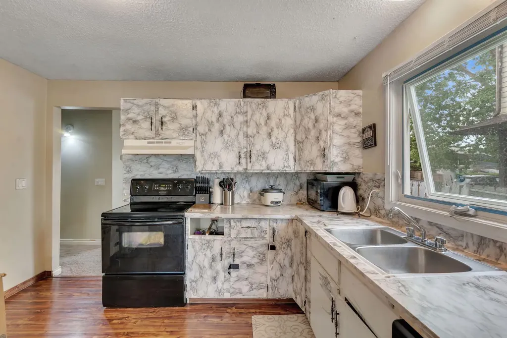 145 Castlebrook Way NE Calgary AB T3J 2A7