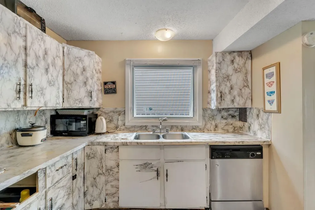 145 Castlebrook Way NE Calgary AB T3J 2A7