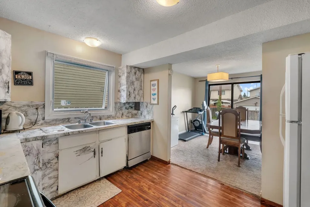 145 Castlebrook Way NE Calgary AB T3J 2A7
