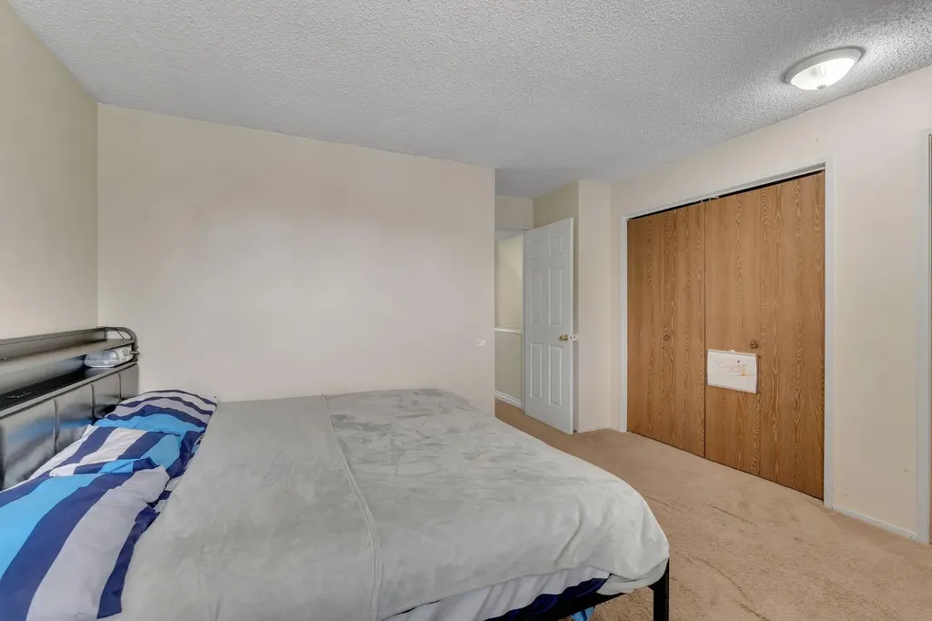 145 Castlebrook Way NE Calgary AB T3J 2A7