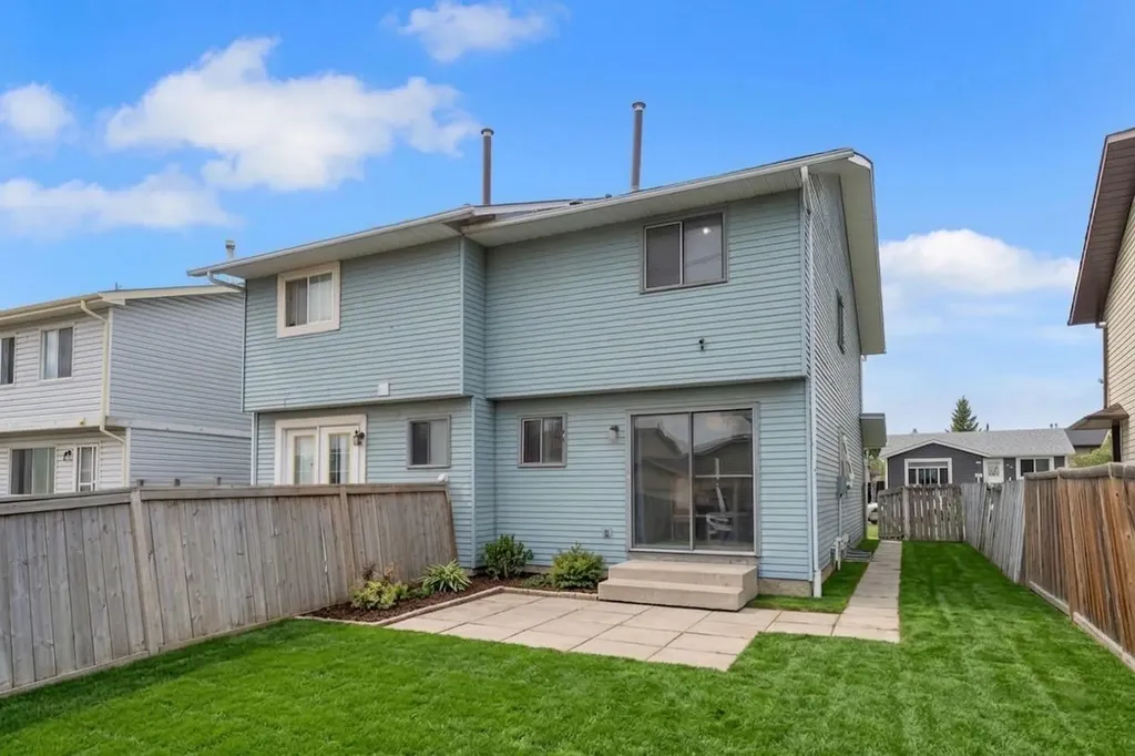 145 Castlebrook Way NE Calgary AB T3J 2A7