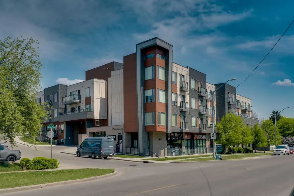 93 34 Avenue SW Calgary AB T2S 3B5