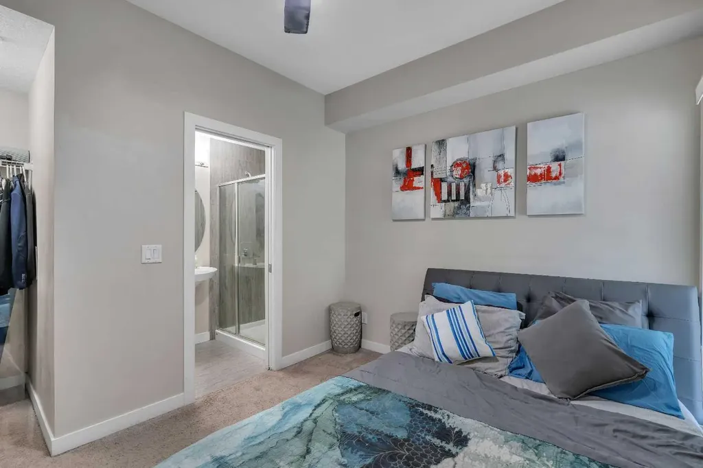 93 34 Avenue SW Calgary AB T2S 3B5