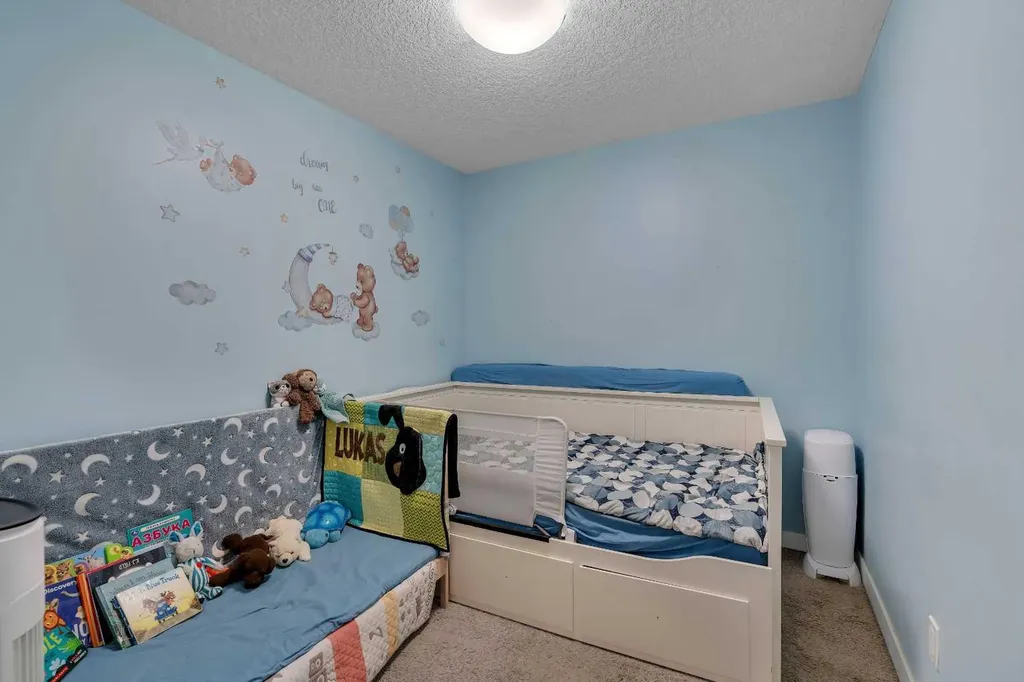 93 34 Avenue SW Calgary AB T2S 3B5