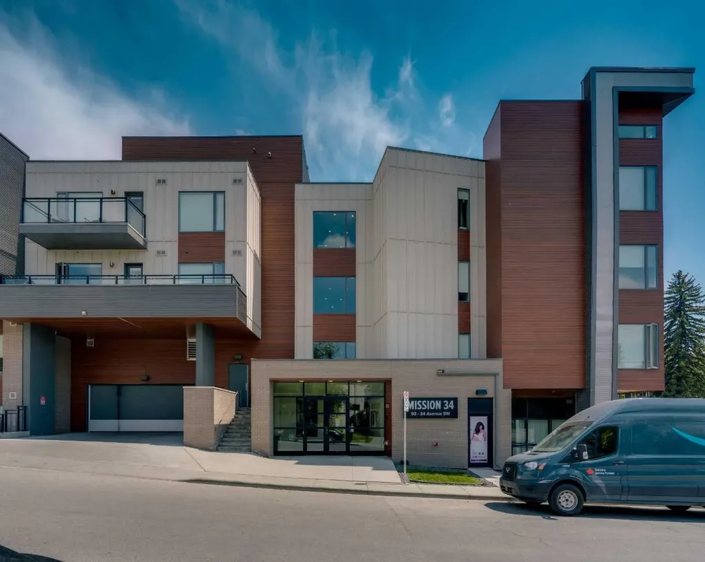 93 34 Avenue SW Calgary AB T2S 3B5
