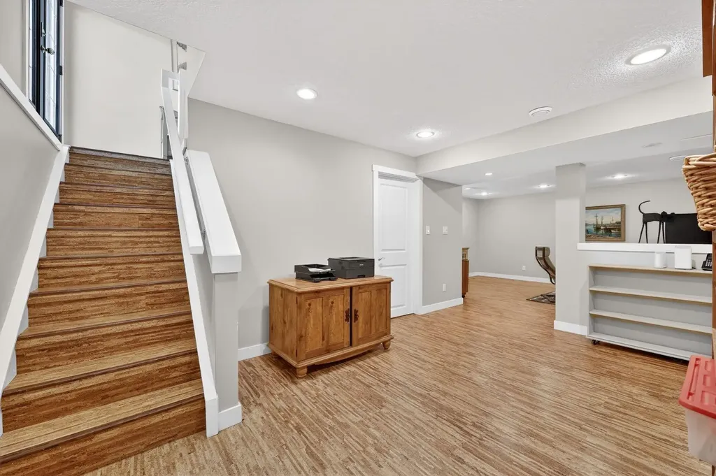5120 Dalham Crescent NW Calgary AB T3A 1L7