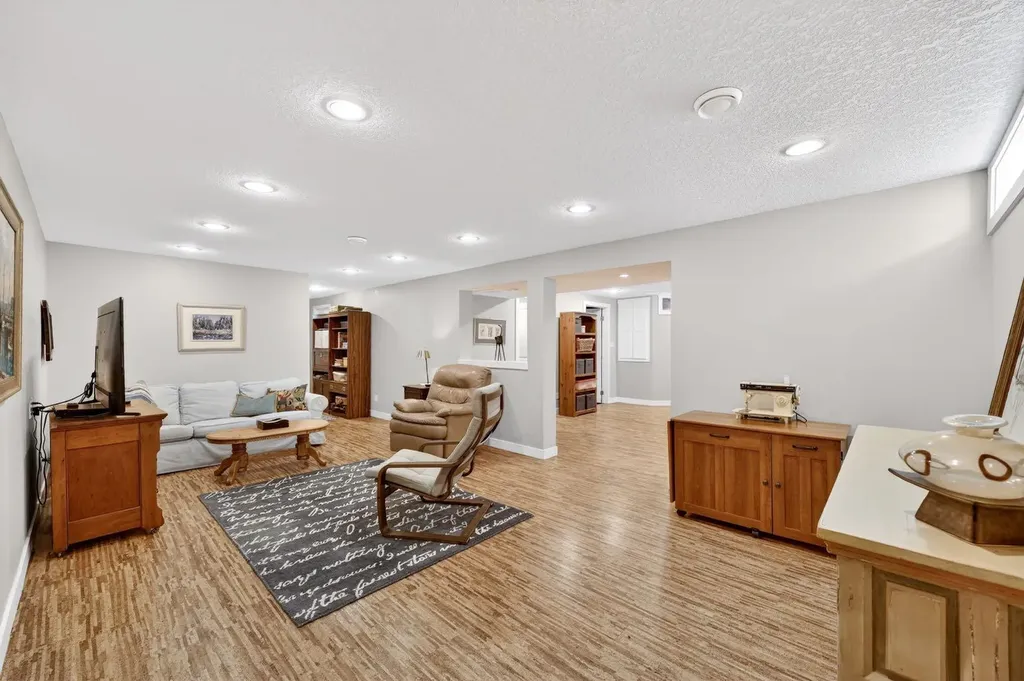 5120 Dalham Crescent NW Calgary AB T3A 1L7