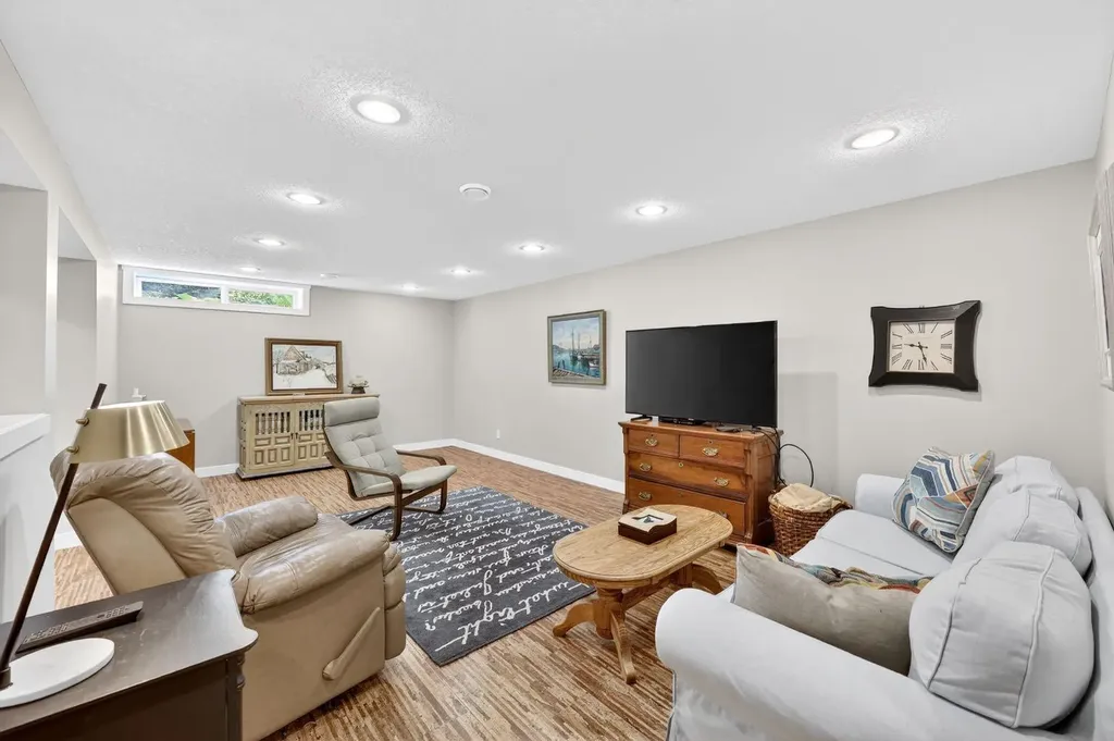 5120 Dalham Crescent NW Calgary AB T3A 1L7
