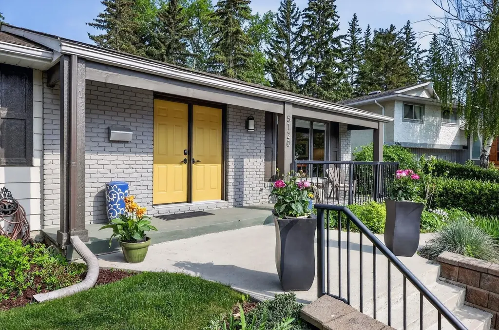 5120 Dalham Crescent NW Calgary AB T3A 1L7
