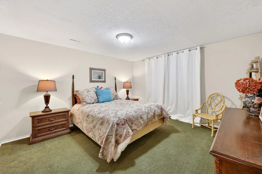 5120 Dalham Crescent NW Calgary AB T3A 1L7