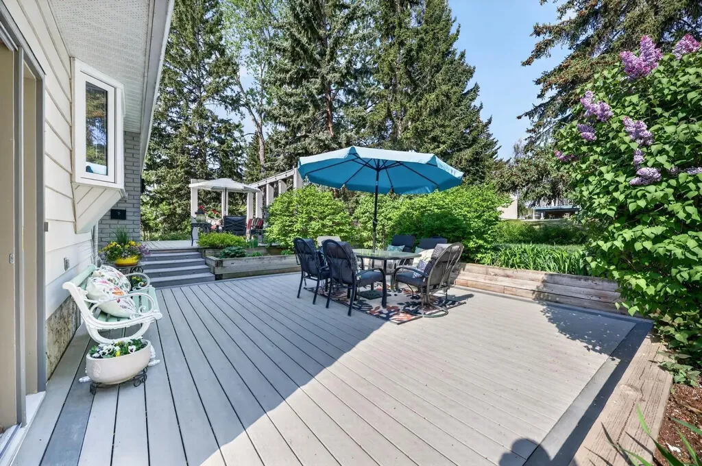 5120 Dalham Crescent NW Calgary AB T3A 1L7