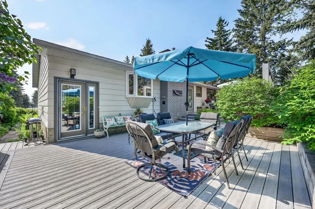 5120 Dalham Crescent NW Calgary AB T3A 1L7