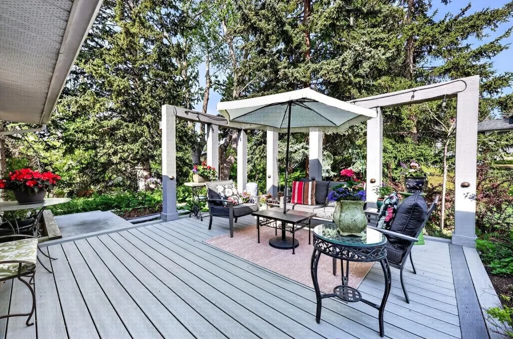 5120 Dalham Crescent NW Calgary AB T3A 1L7