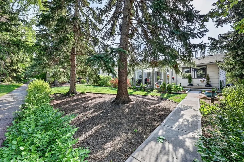 5120 Dalham Crescent NW Calgary AB T3A 1L7